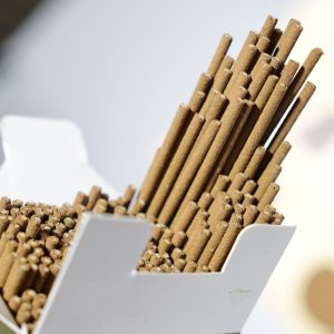 Nhang trầm hương 30 cm được đóng gói cẩn thận